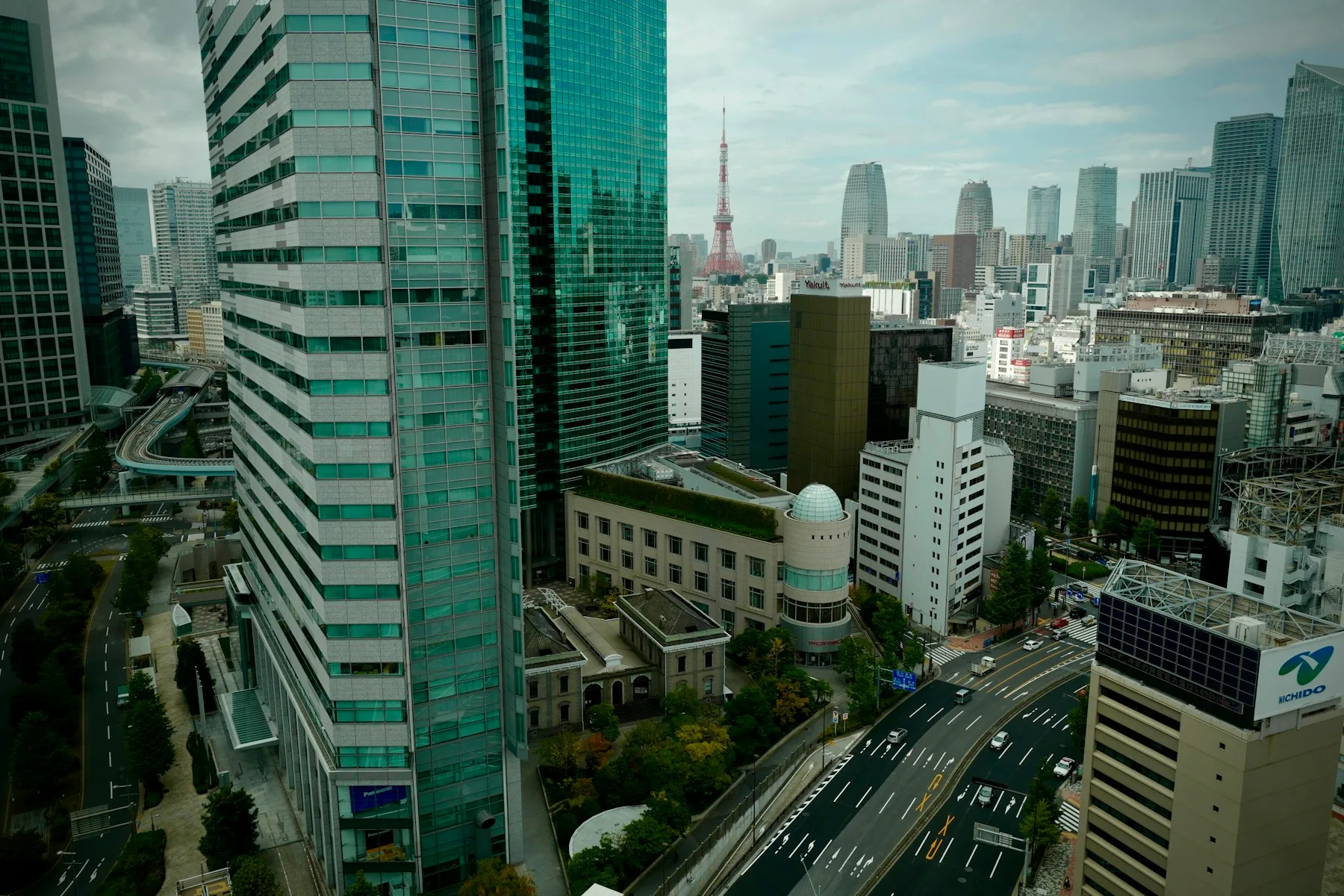 東京・銀座の街並みの写真